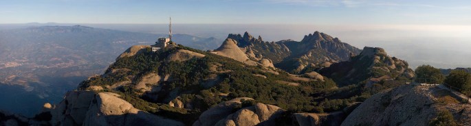 Montserrat_Mountains,_Catalonia,_Spain_-_Jan_2007